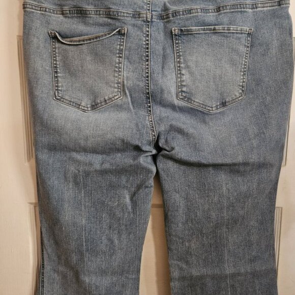 GLORIA VANDERBILT Shape Effect High Rise Flare Leg Stretch Denim Jeans Size 18W - Picture 5 of 5